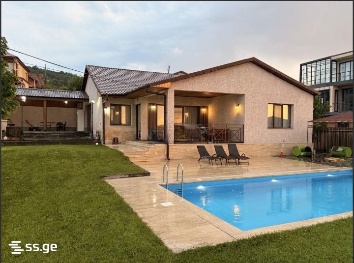 5 Room Private House For Sale view 2