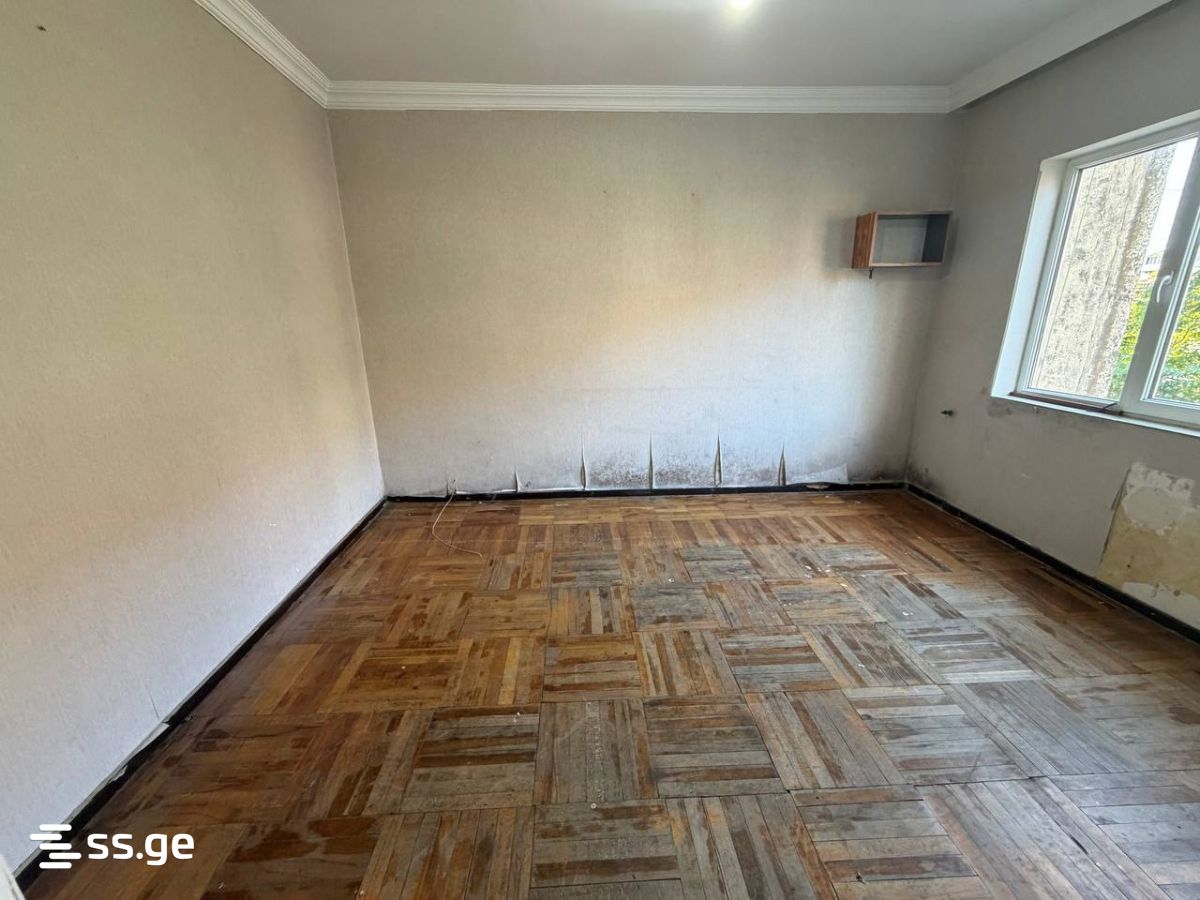 3 Room Flat For Sale view 2