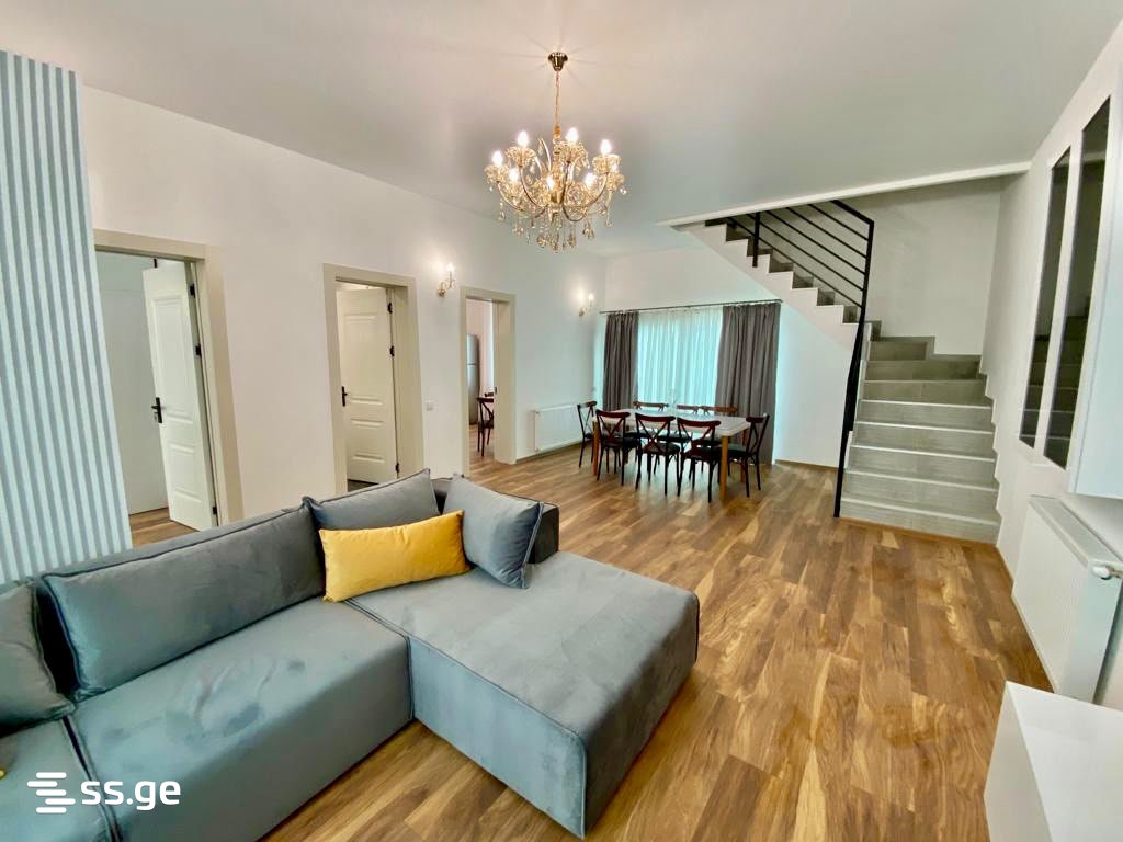 7 Room Private House For Sale view 2