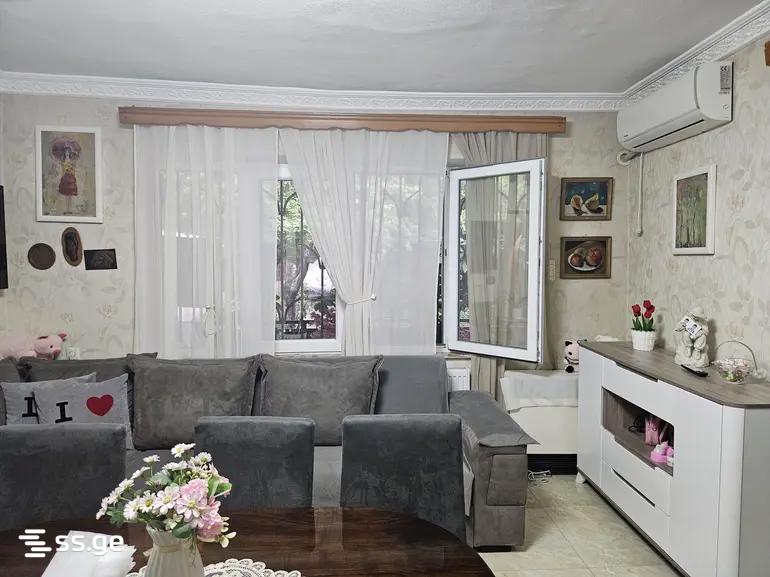 3 Room Private House For Sale view 2