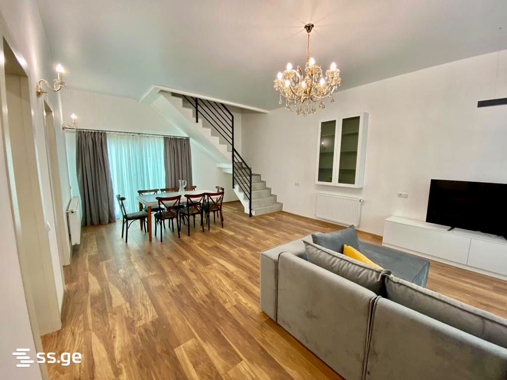 7 Room Private House For Sale view 4