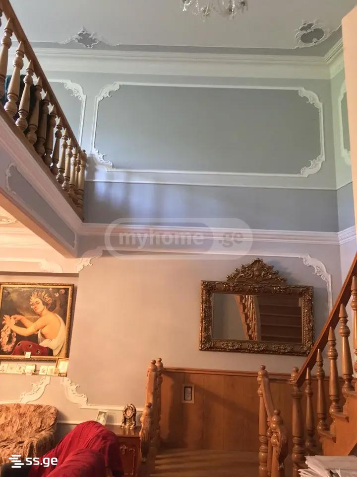 10 Room Private House For Sale view 2