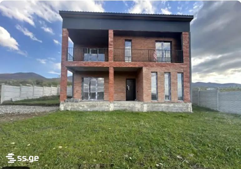 6 Room Private House For Sale view 1