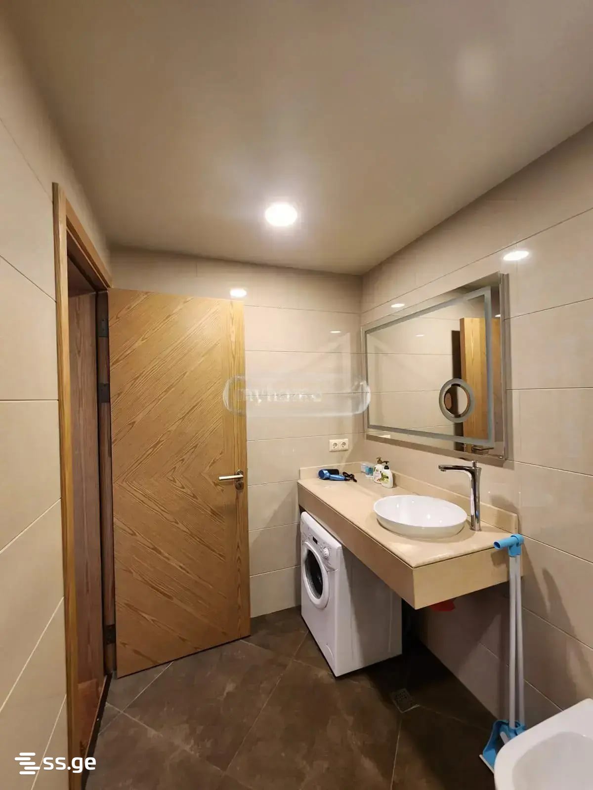 3 Room Flat Daily Rent. Chaqvi view 16