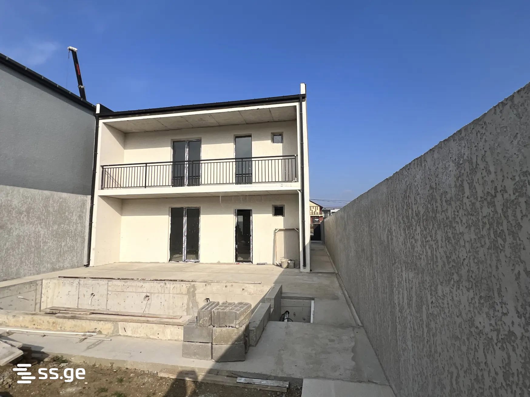 6 Room Private House For Sale view 4