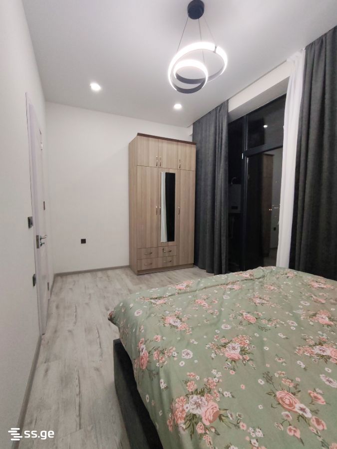 2 Room Flat Daily Rent. Digomi view 5