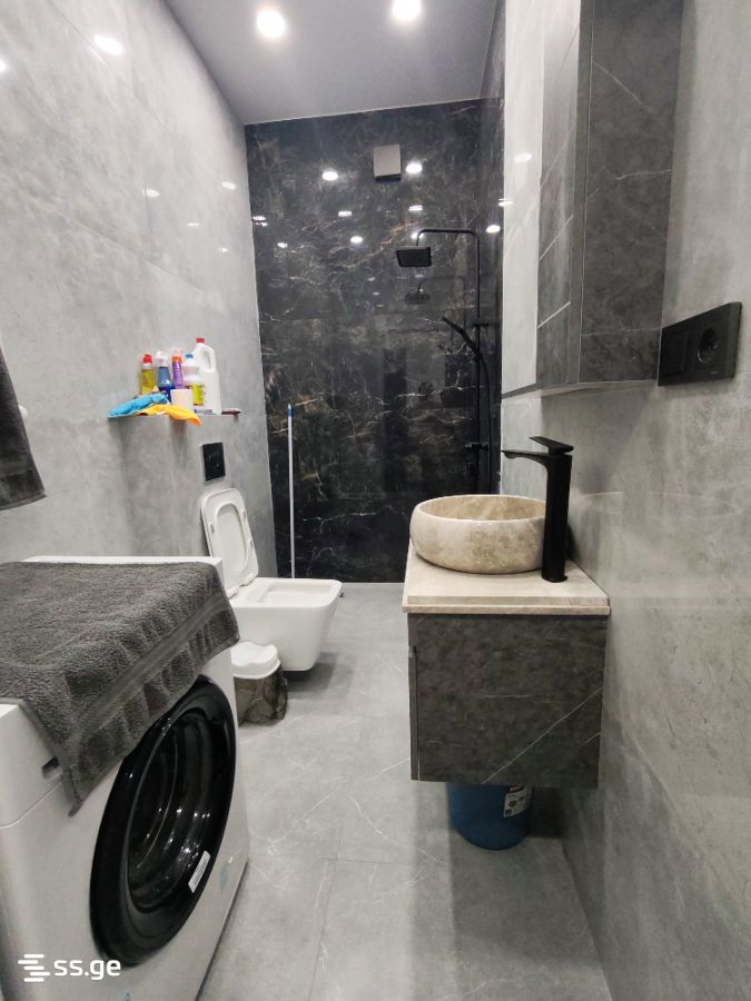 2 Room Flat Daily Rent. Digomi view 3