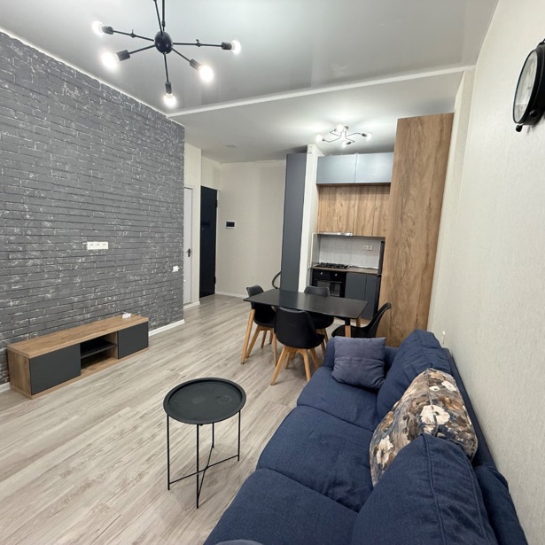 2-Zimmer-Wohnung, Didi Dighomi