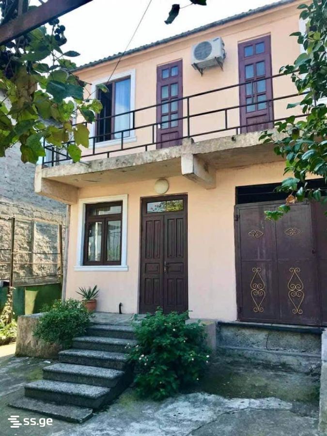 6 Room Private House For Sale view 1