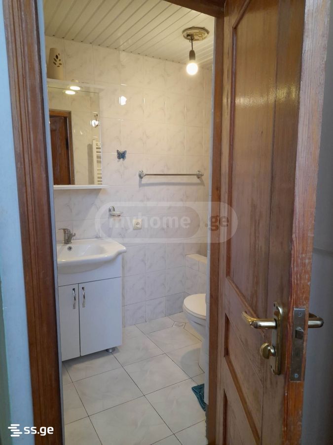 7 Room Private House For Sale view 12