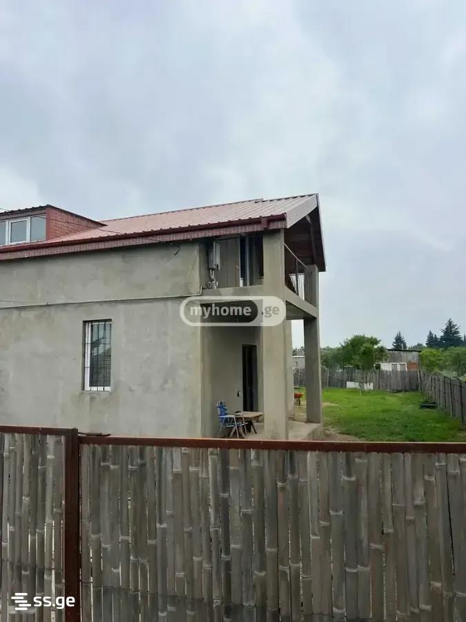 6 Room Private House For Sale view 2
