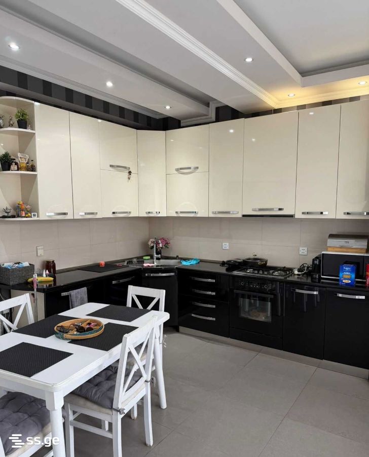 5 Room Private House For Sale view 3