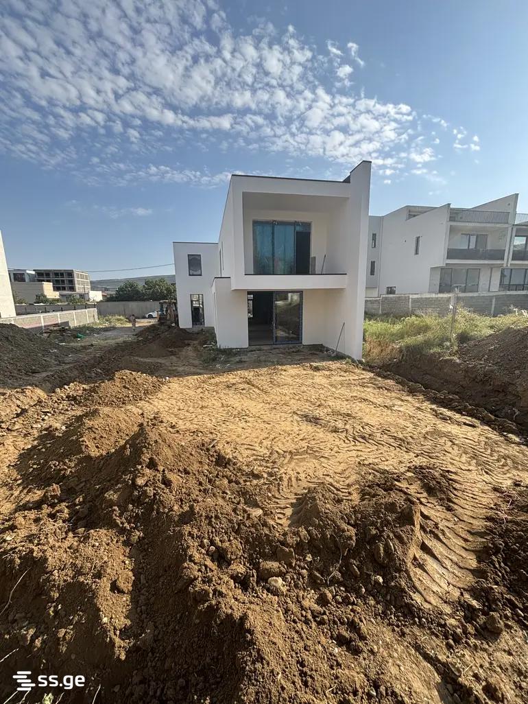 6 Room Private House For Sale view 5