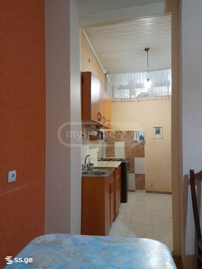 7 Room Private House For Sale view 3