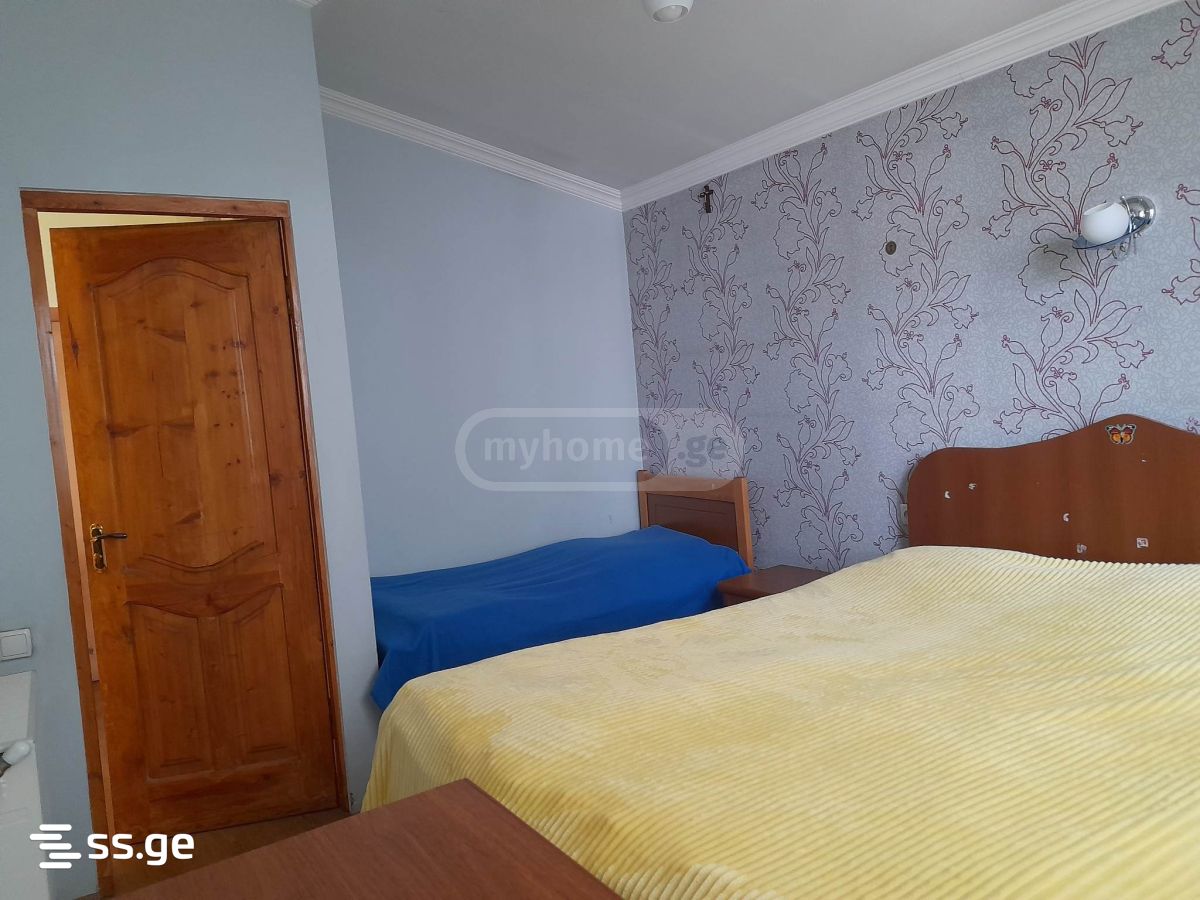 7 Room Private House For Sale view 5