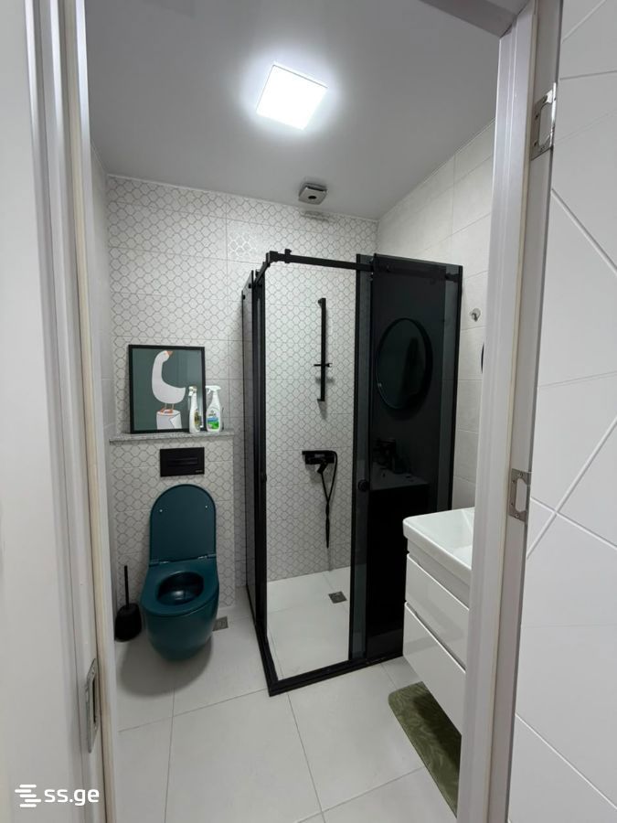 6 Room Private House For Sale view 2