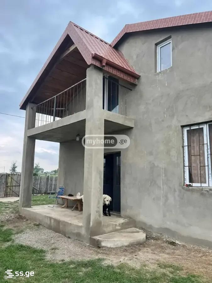 6 Room Private House For Sale view 3