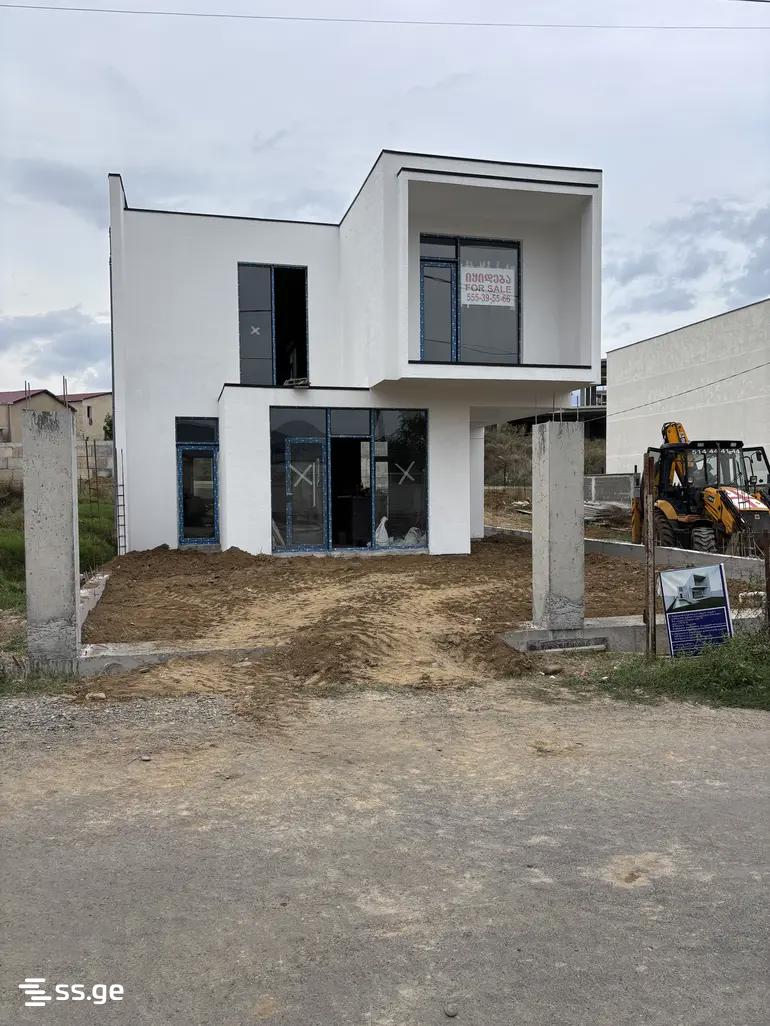 6 Room Private House For Sale view 1