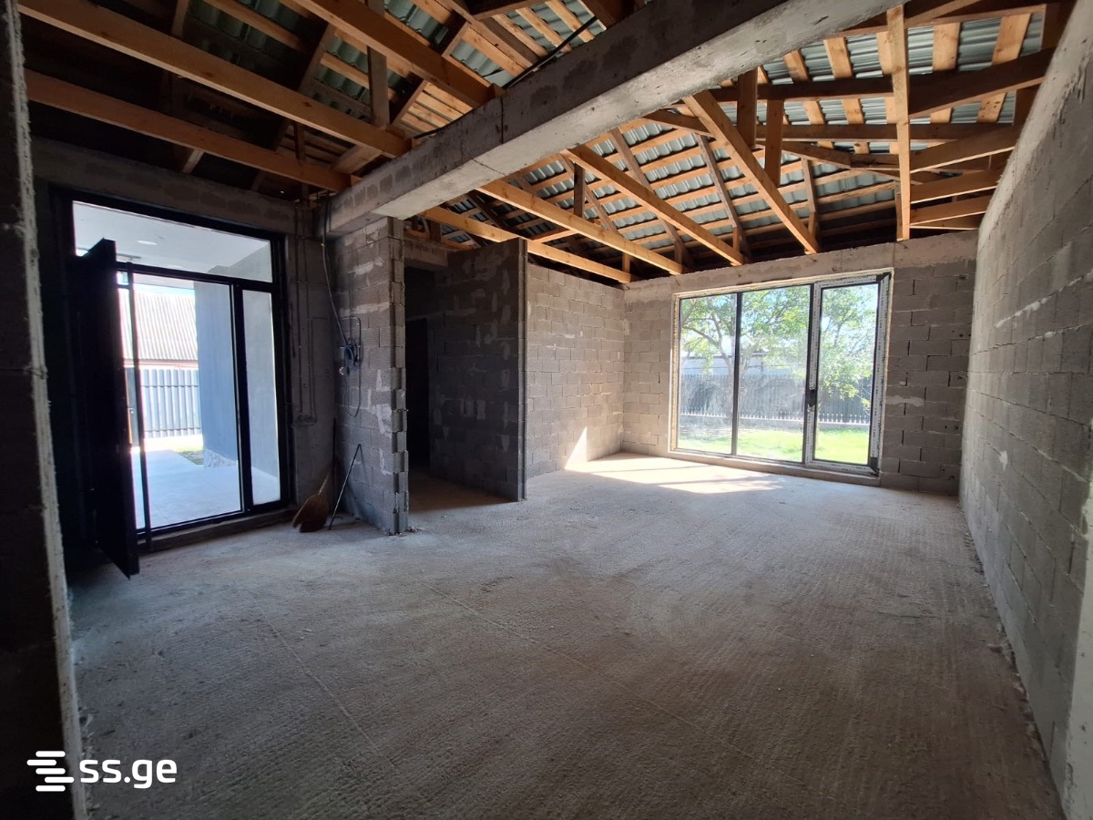 4 Room Private House For Sale view 6