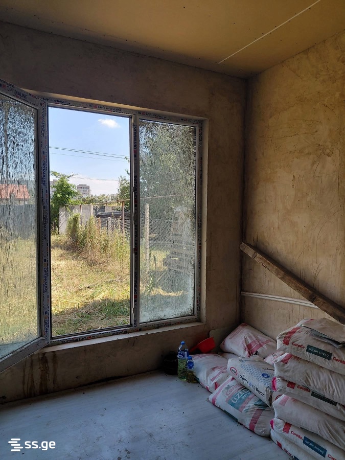 2 Room Private House For Sale view 3