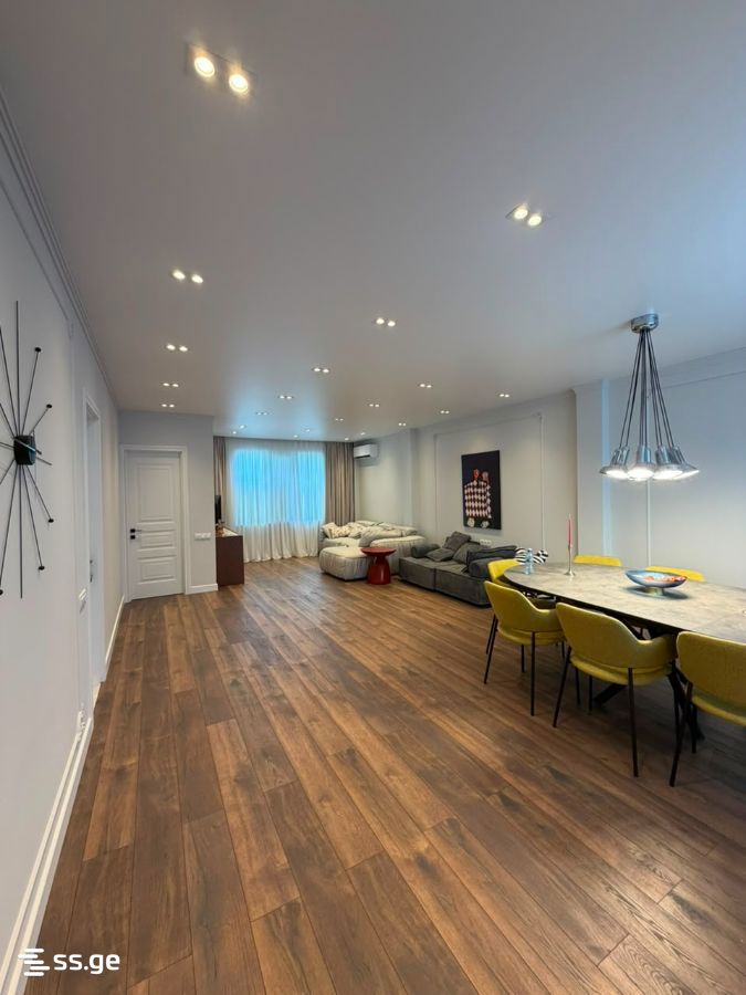 6 Room Private House For Sale view 1