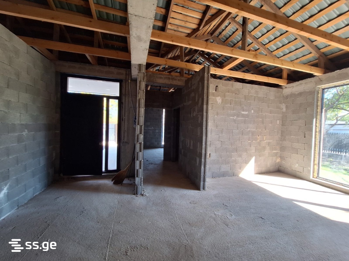4 Room Private House For Sale view 8