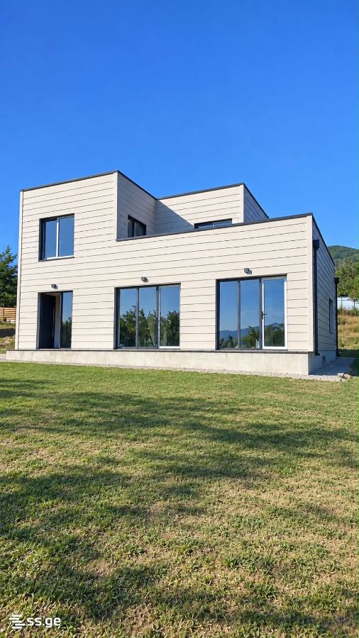6 Room Private House For Sale view 1