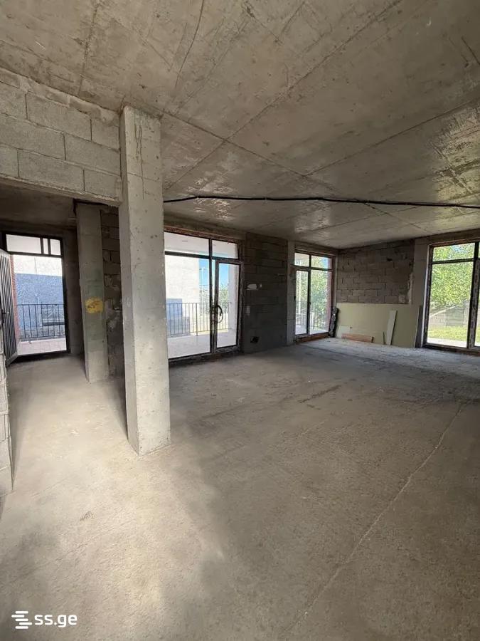 8 Room Private House For Sale view 6