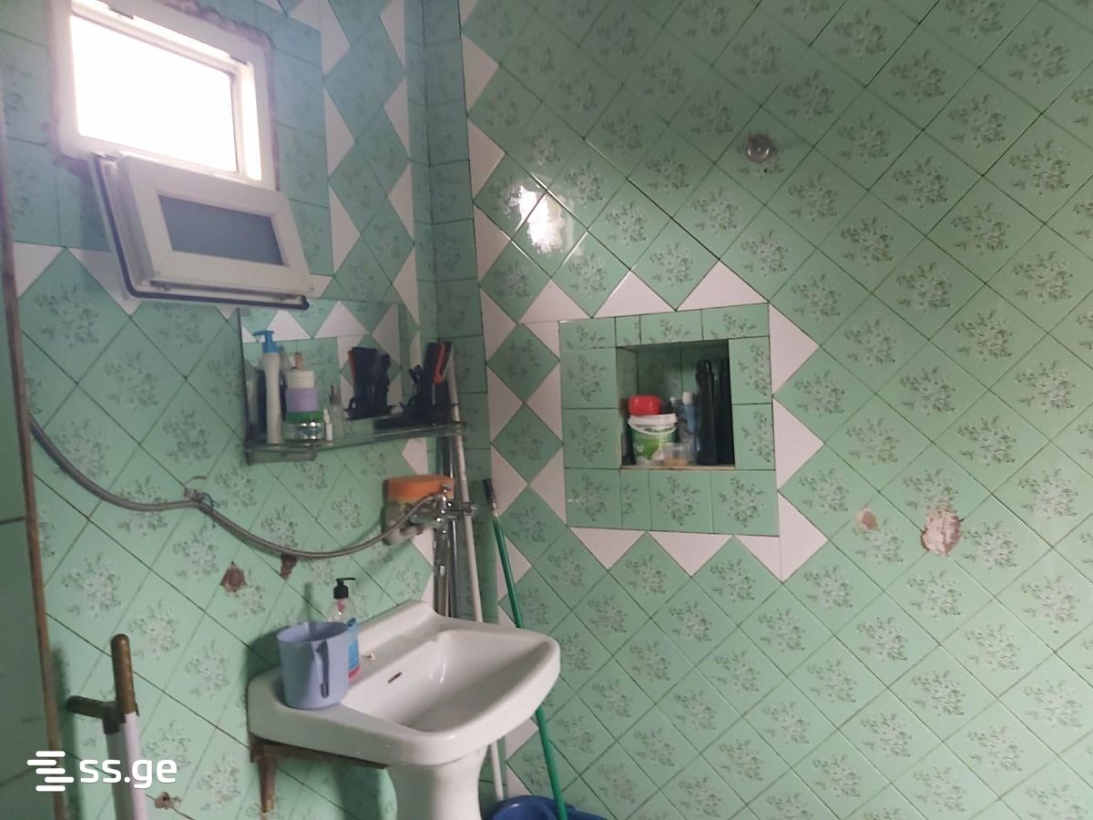 5 Room Private House For Sale view 3