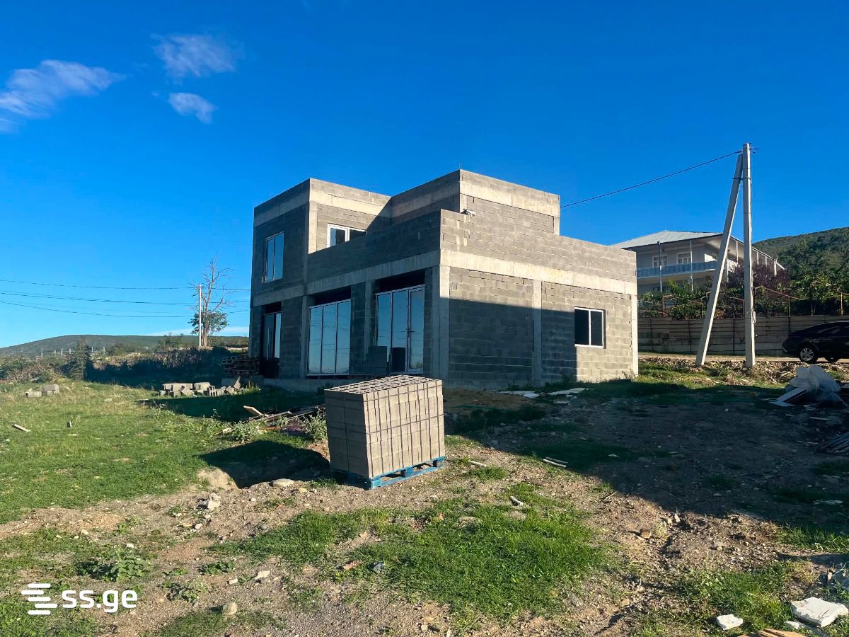 5 Room Private House For Sale view 1