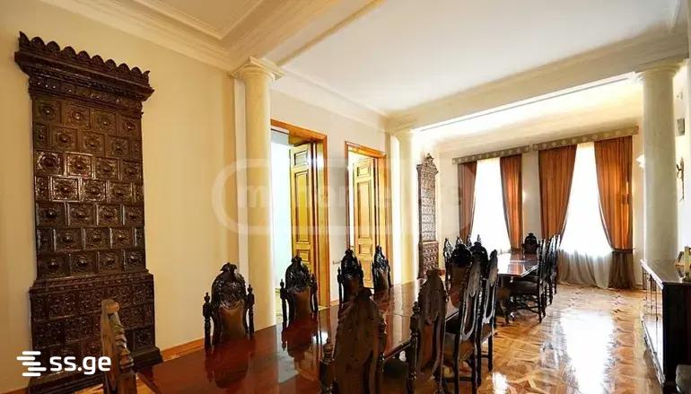 10 Room Private House For Rent. Krtsanisi view 1