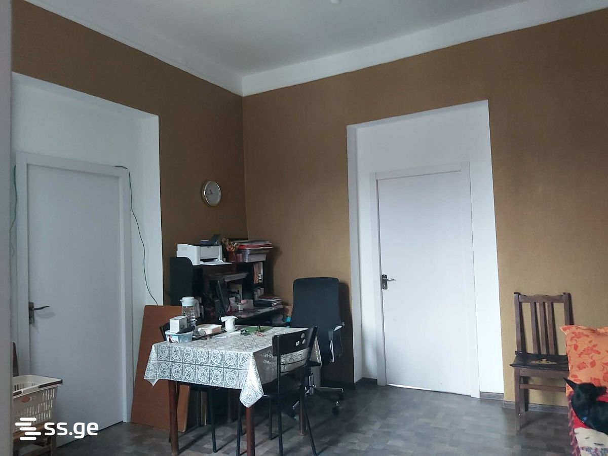 5 Room Private House For Sale view 1