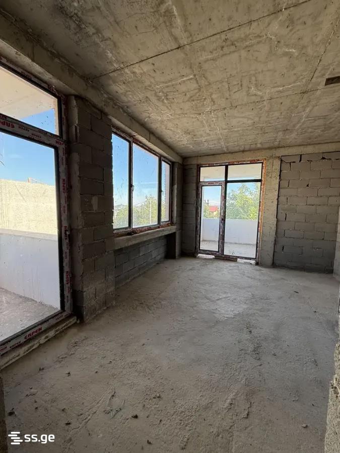 8 Room Private House For Sale view 12