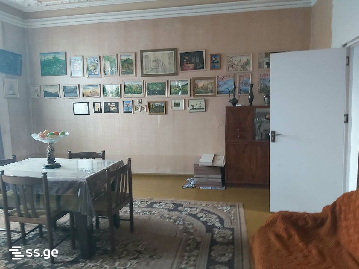 5 Room Private House For Sale view 2
