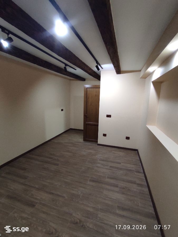 Commercial Space For Rent. Chugureti view 1