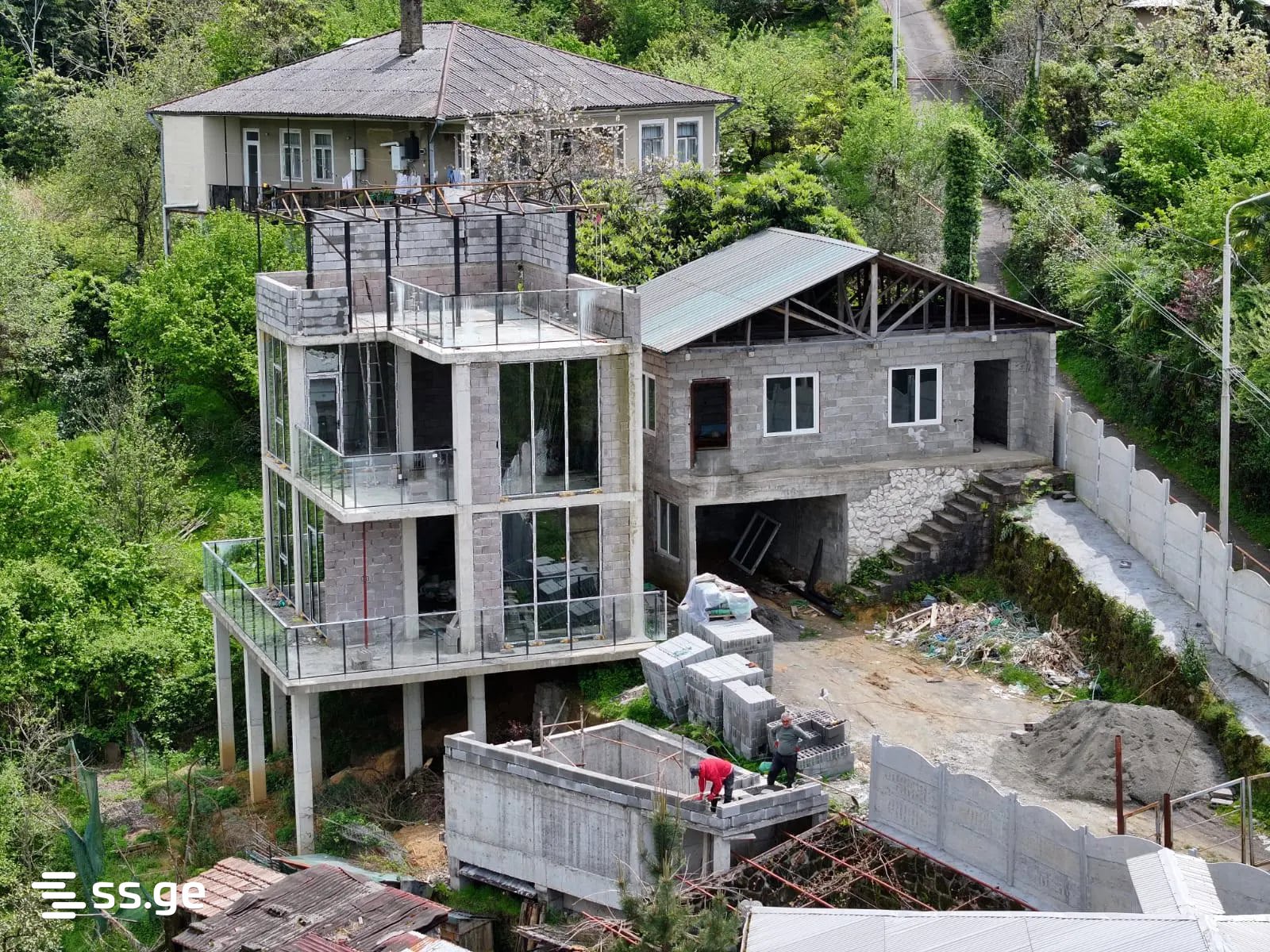 5 Room Private House For Sale view 2