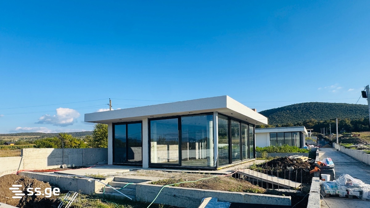 5 Room Summer Cottage For Sale view 2