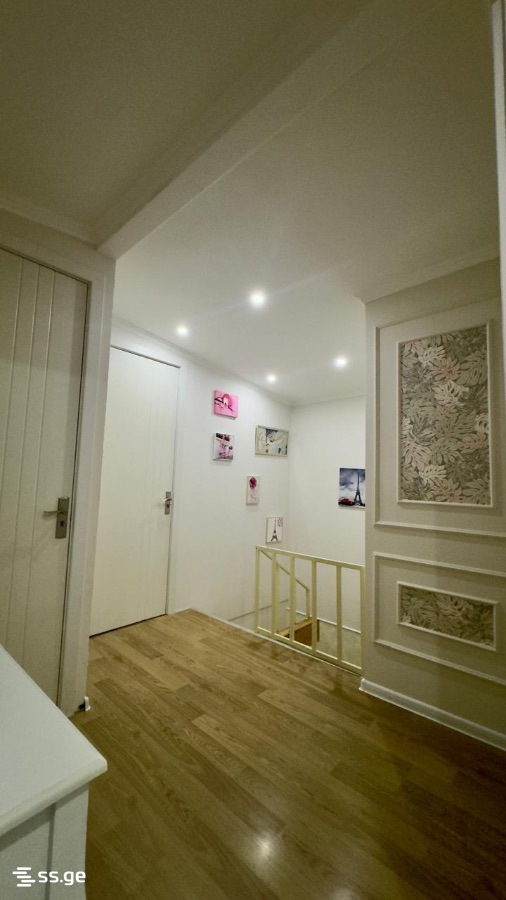 6 Room Private House For Sale view 5