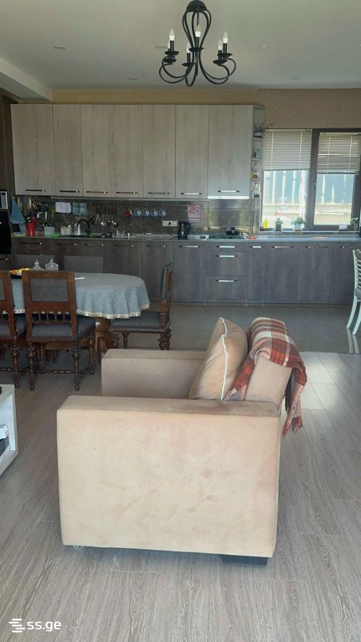 7 Room Private House For Sale view 4