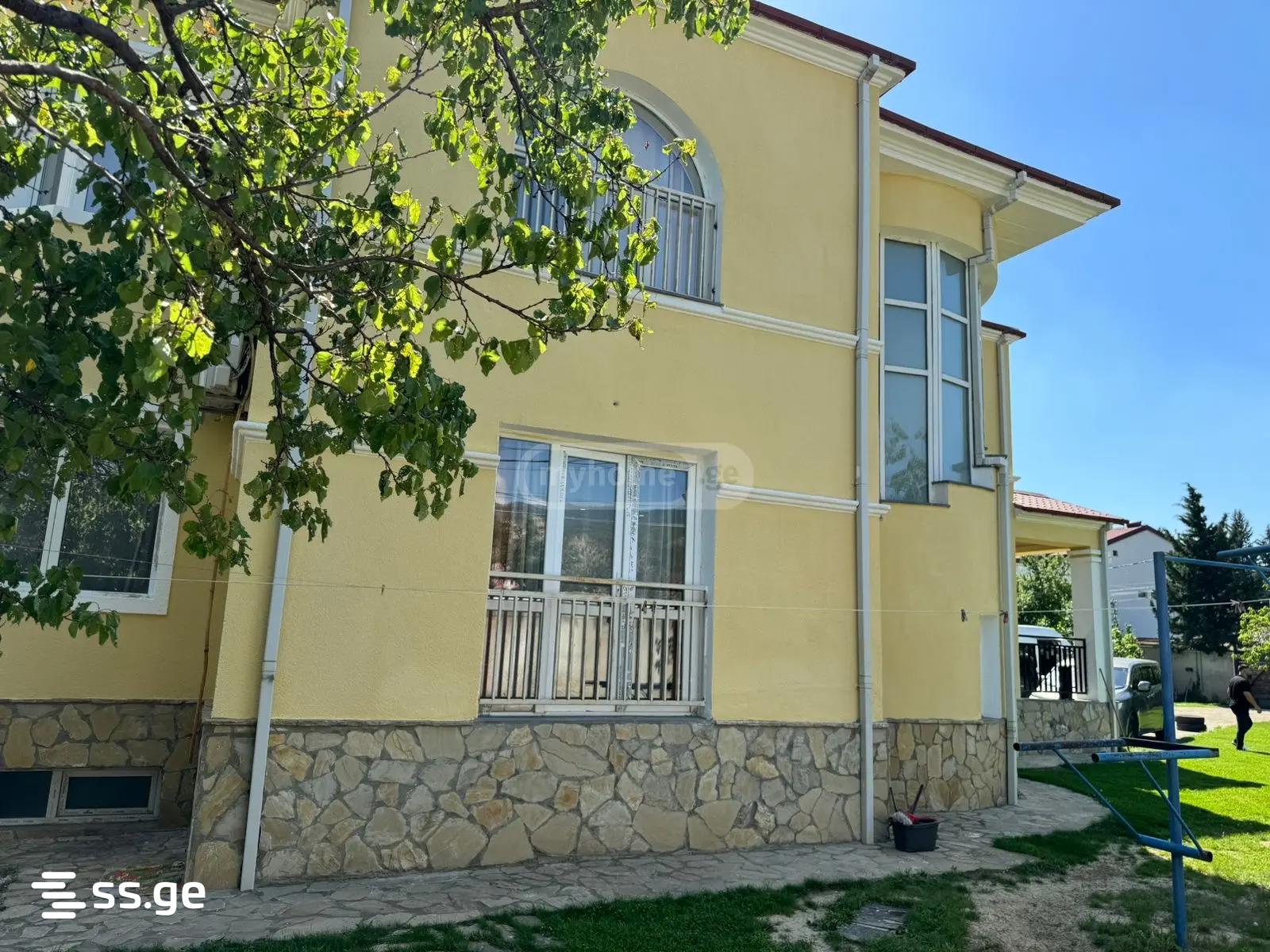 10 Room Private House For Sale view 11