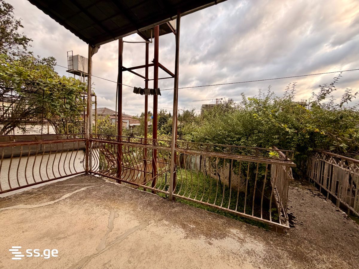 7 Room Private House For Sale view 6