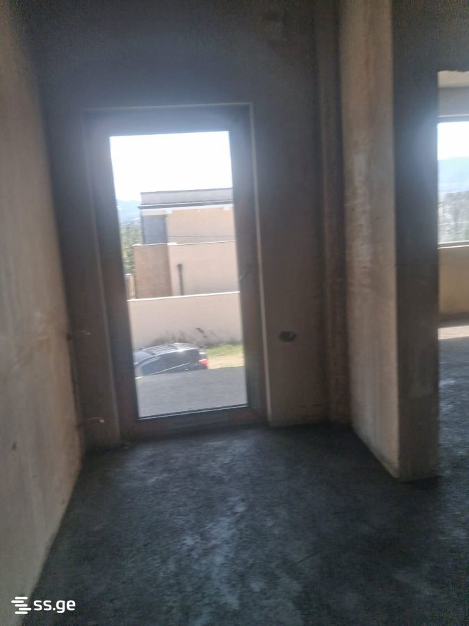 8 Room Private House For Sale view 12
