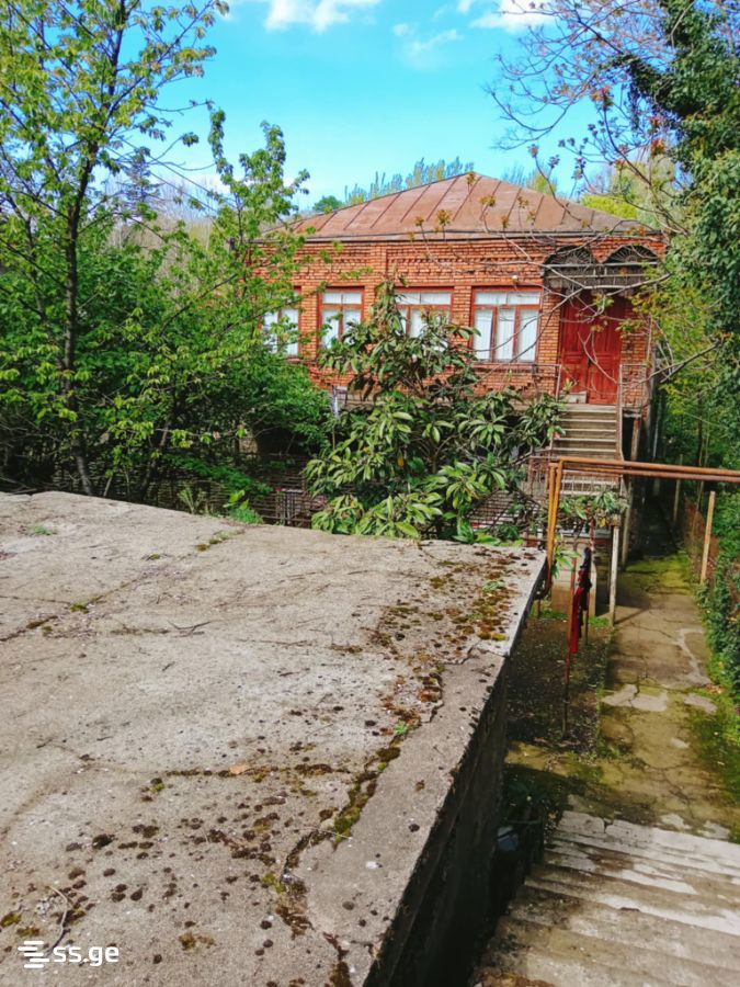 8 Room Private House For Sale view 4