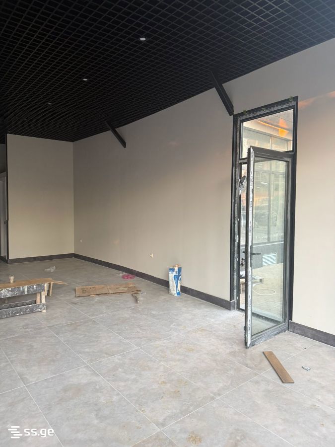 Commercial Space For Rent. Chaqvi view 6