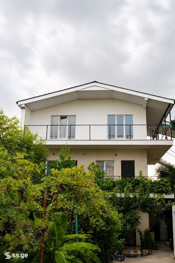 12 Room Hotel For Sale view 6