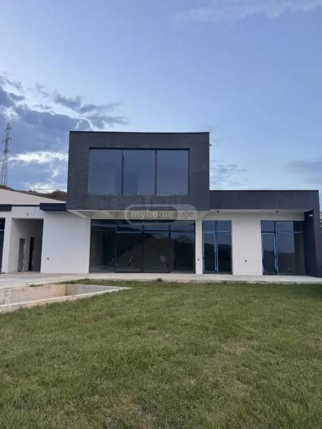 7 room Private House For Sale. Lisi lake  - picture #1