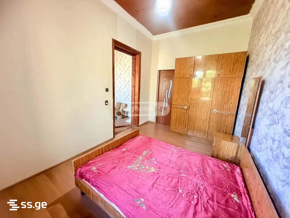 4 Room Private House Daily Rent. Kutaisi view 8