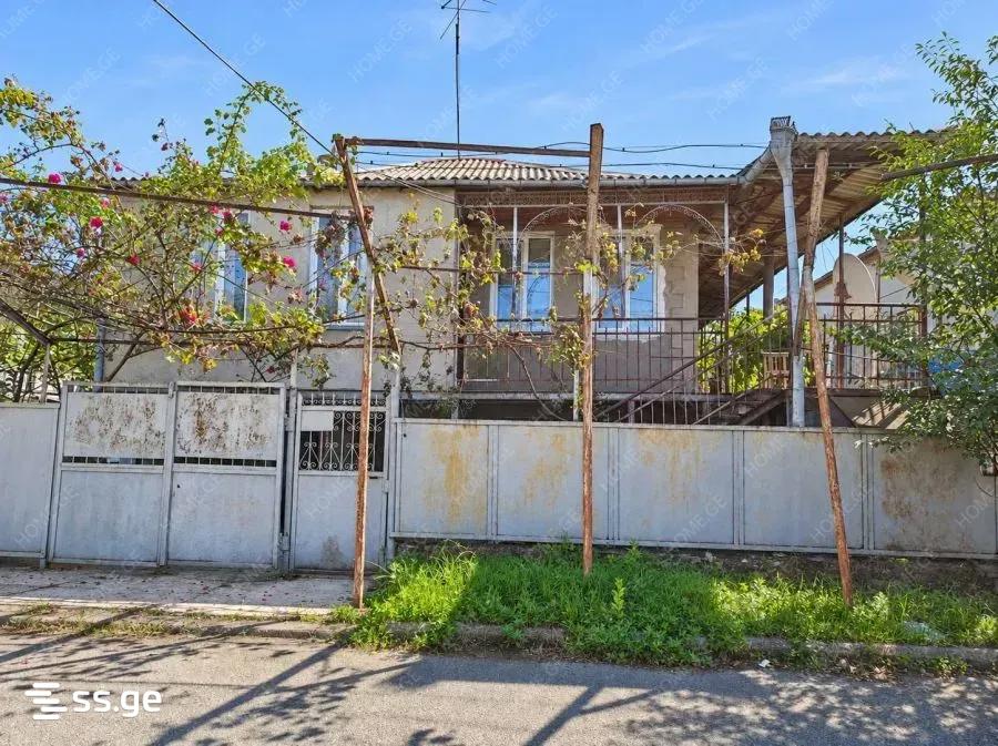7 Room Private House For Sale view 1