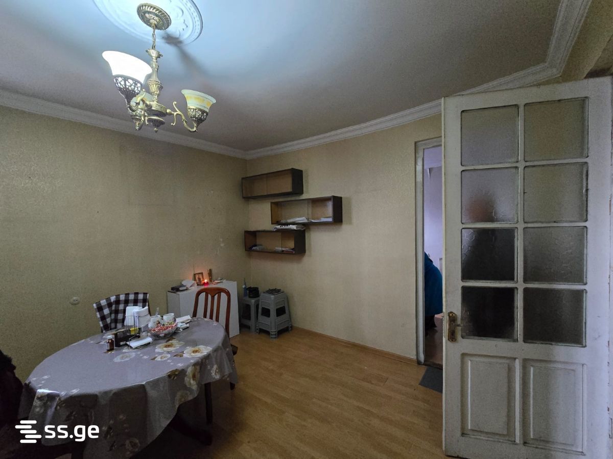 5 Room Private House For Sale view 2
