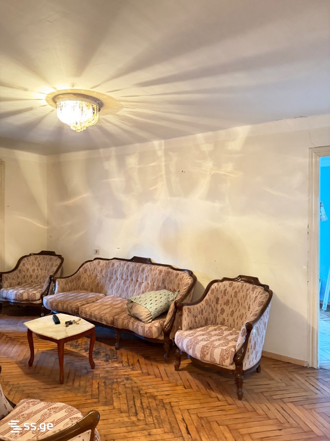 Продажа 4-комната Квартира view 4